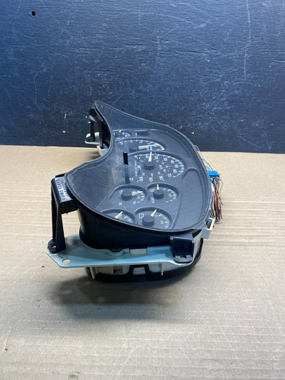 1999 to 2002 Chevrolet Silverado Sierra Cluster Gauge Speedometer ECM AF3821 DW2