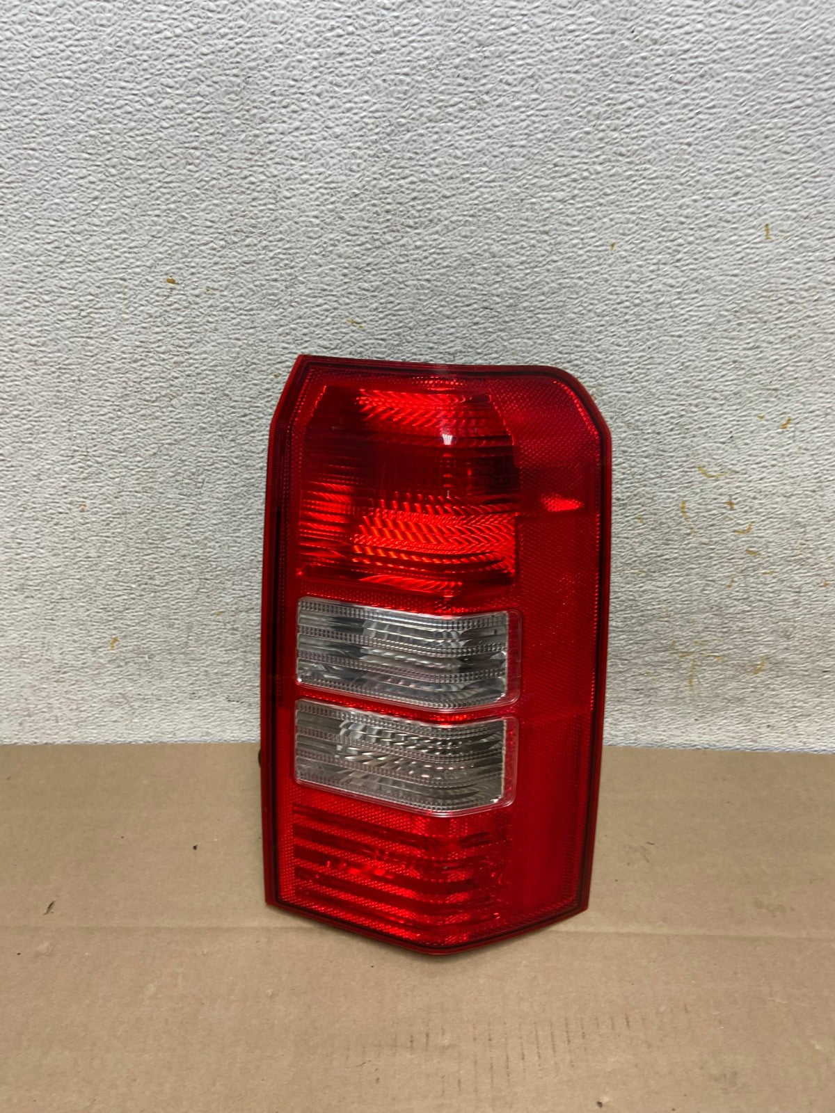 2008-2016 Jeep Patriot Right Passenger Rh Side Tail Light AI1392 LK0