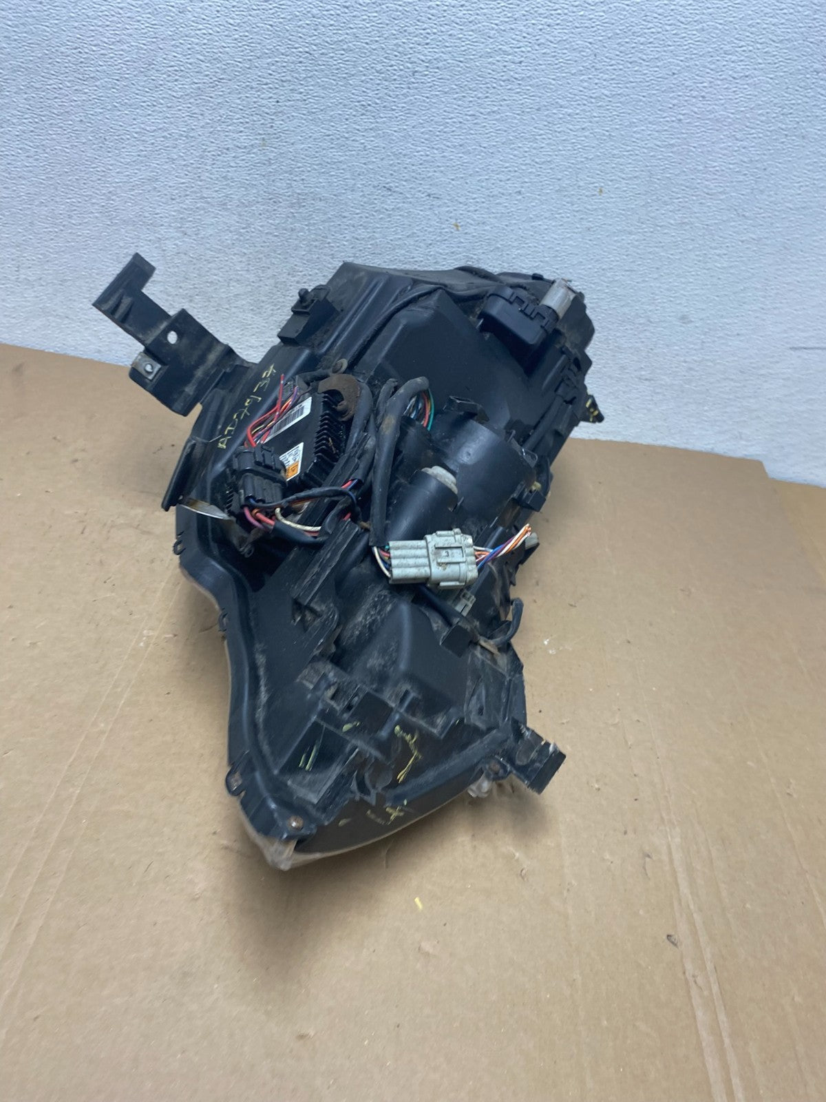 2006 to 2010 Infiniti M35 Left Driver Side Hid Xenon Headlight AD7937 DW9