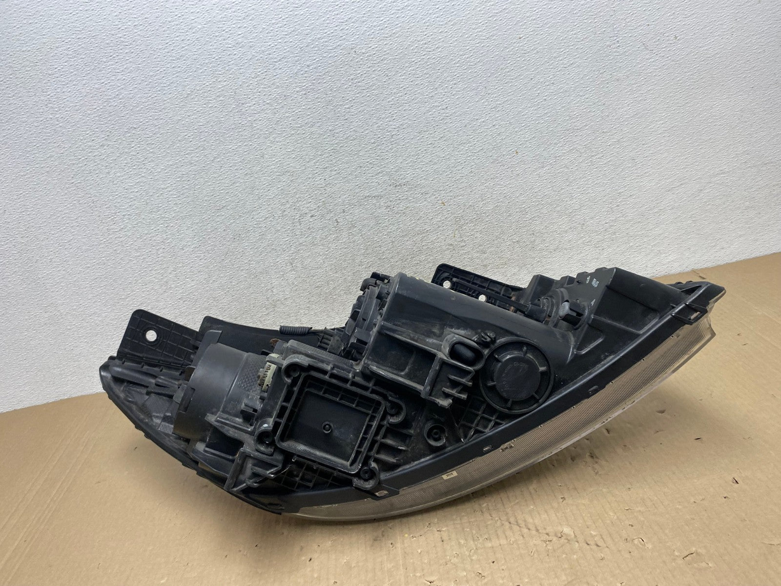 2015-2018 Kia Sedona Left Driver Lh Side Headlight Halogen AE9621 LK7