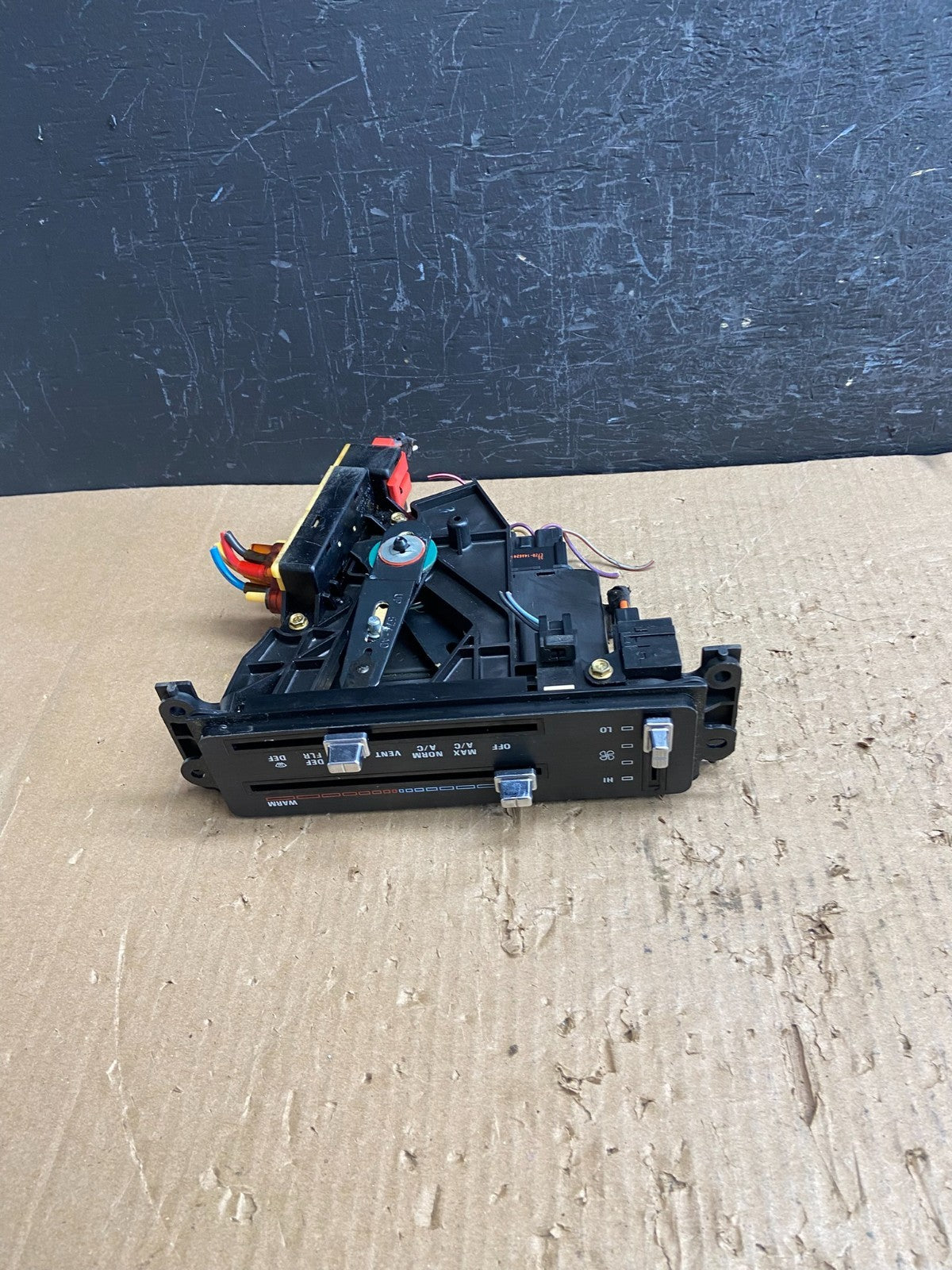 1990- 1994 Lincoln Town Car Mark VI Climate Control Panel AF1497 DG3