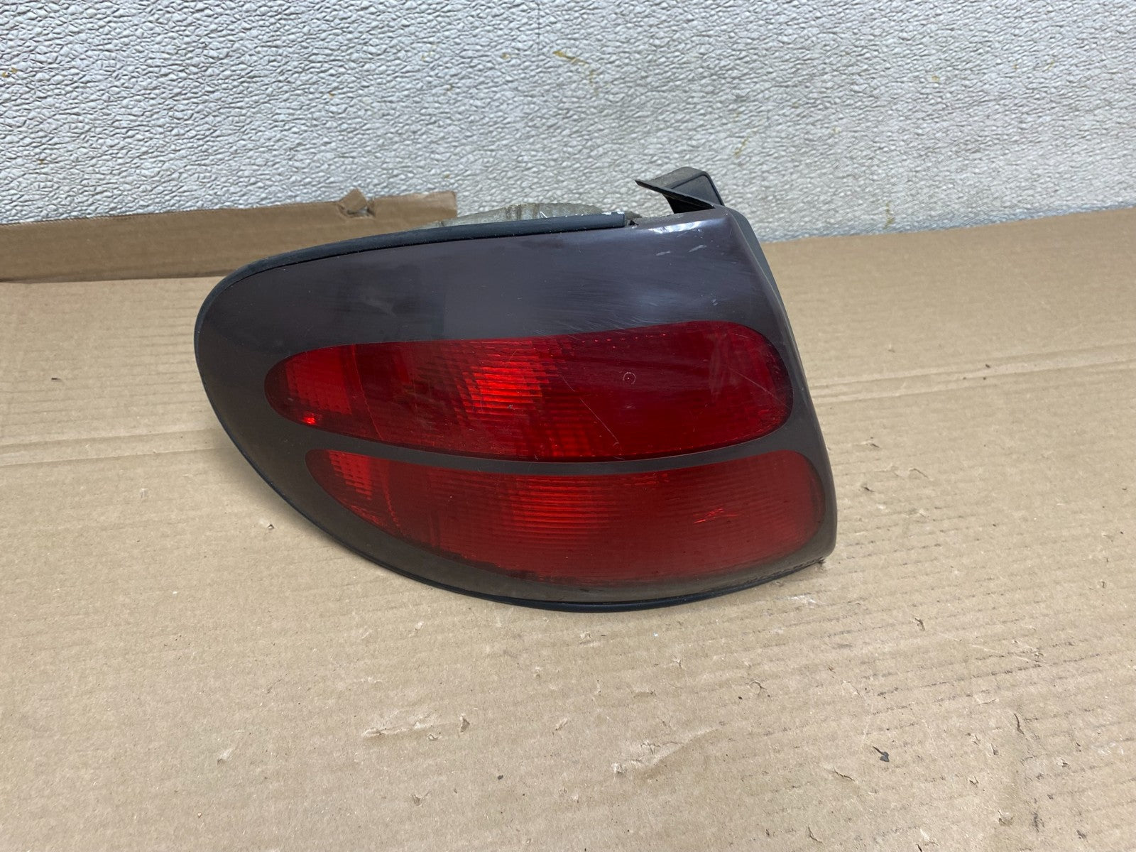 1998 - 1999 Ford Taurus Wagon Sedan Left Driver Side Tail Light U0746 DW0