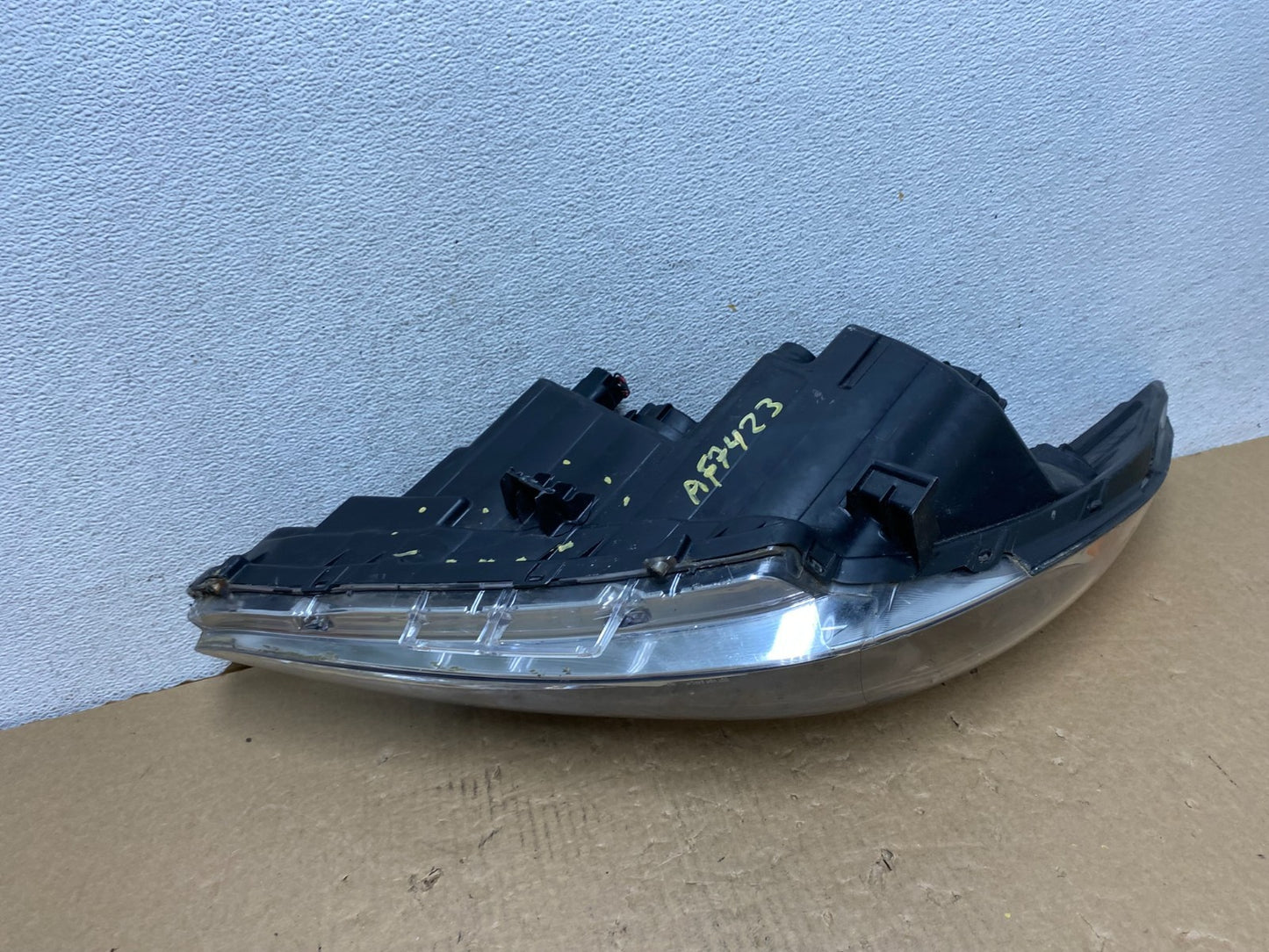 2011 - 2014 Hyundai Sonata Right Passenger Rh Side Headlight Halogen AF7423 DW8