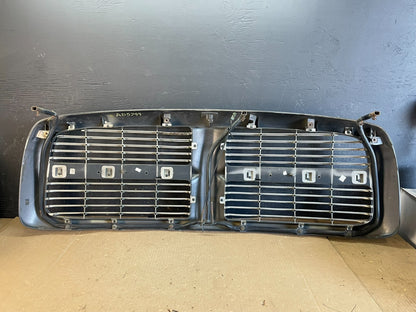 2002 2003 2004 2005 Dodge Ram 1500  Upper Front Grill Grille AD5799 DG5