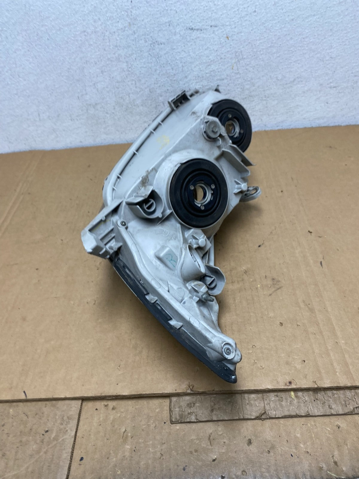 2002 to 2004 Toyota Camry Halogen Headlight Right Passenger Rh AD2752 DW4