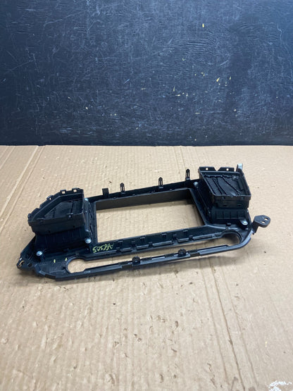 2017-2019 Hyundai Elantra Center Radio Climate Control Air Vent Bezel AF6305 DG4