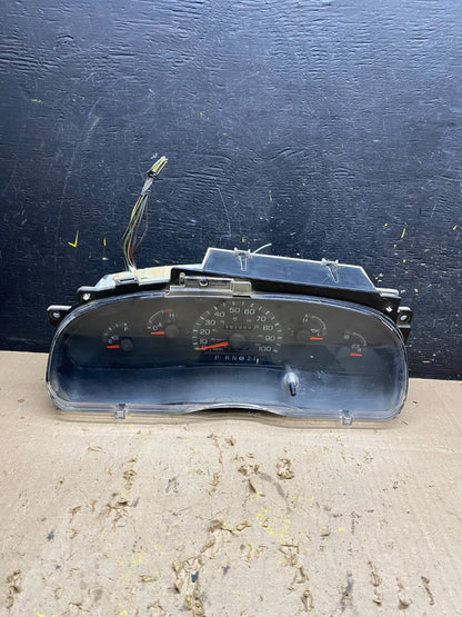 1997 - 2002 Ford Econoline E250 E350 Van Speedometer Instrument Cluster u5582 DG0
