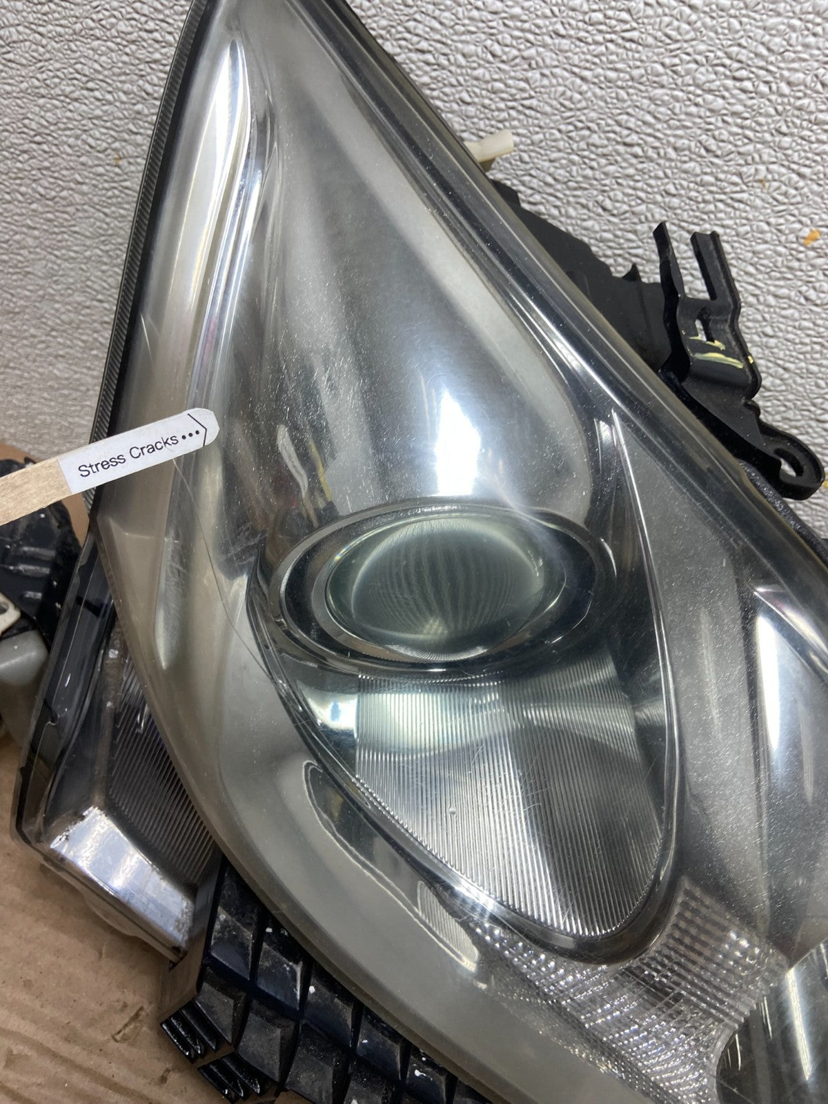 2006 - 2010 Lexus IS250 Right Passenger RH Side Xenon Headlight OEM AB1083 DW4