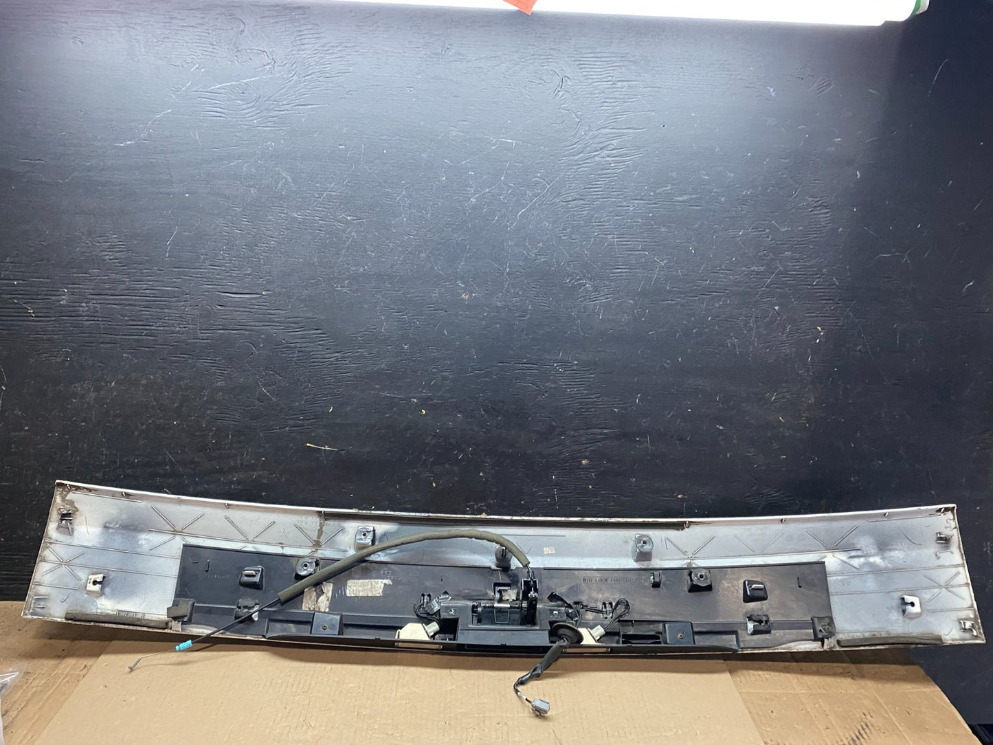 2011-2018 Dodge Grand Caravan Rear Tail Gate Trim Molding Panel OEM u7457 DG9