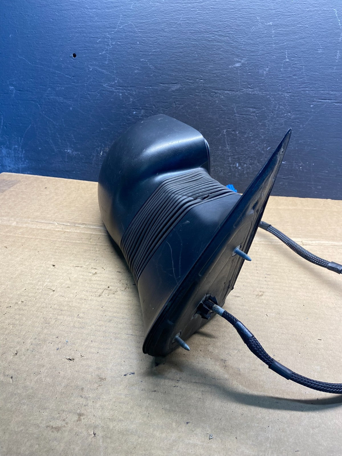 2003 to 2007 Chevy Silverado/GMC RH Extending Tow Mirror w Turn Signal AD33692