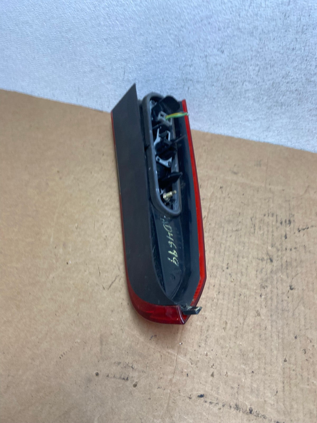 2001-2004 Volvo XC70 V70 Right Passenger RH Side Tail Light Upper AD4699 LK4