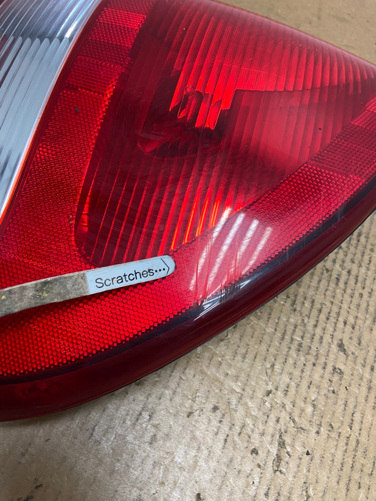 2004 to 2007 Dodge Grand Caravan Left Driver Lh Tail Light AE0646 LK3