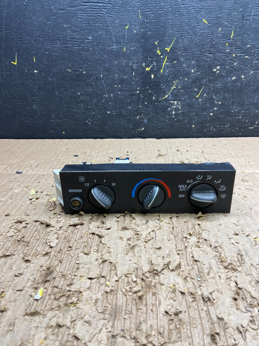 2001 - 2007 GMC Chevrolet Express 1500 Climate Control A/C V7883 DG0