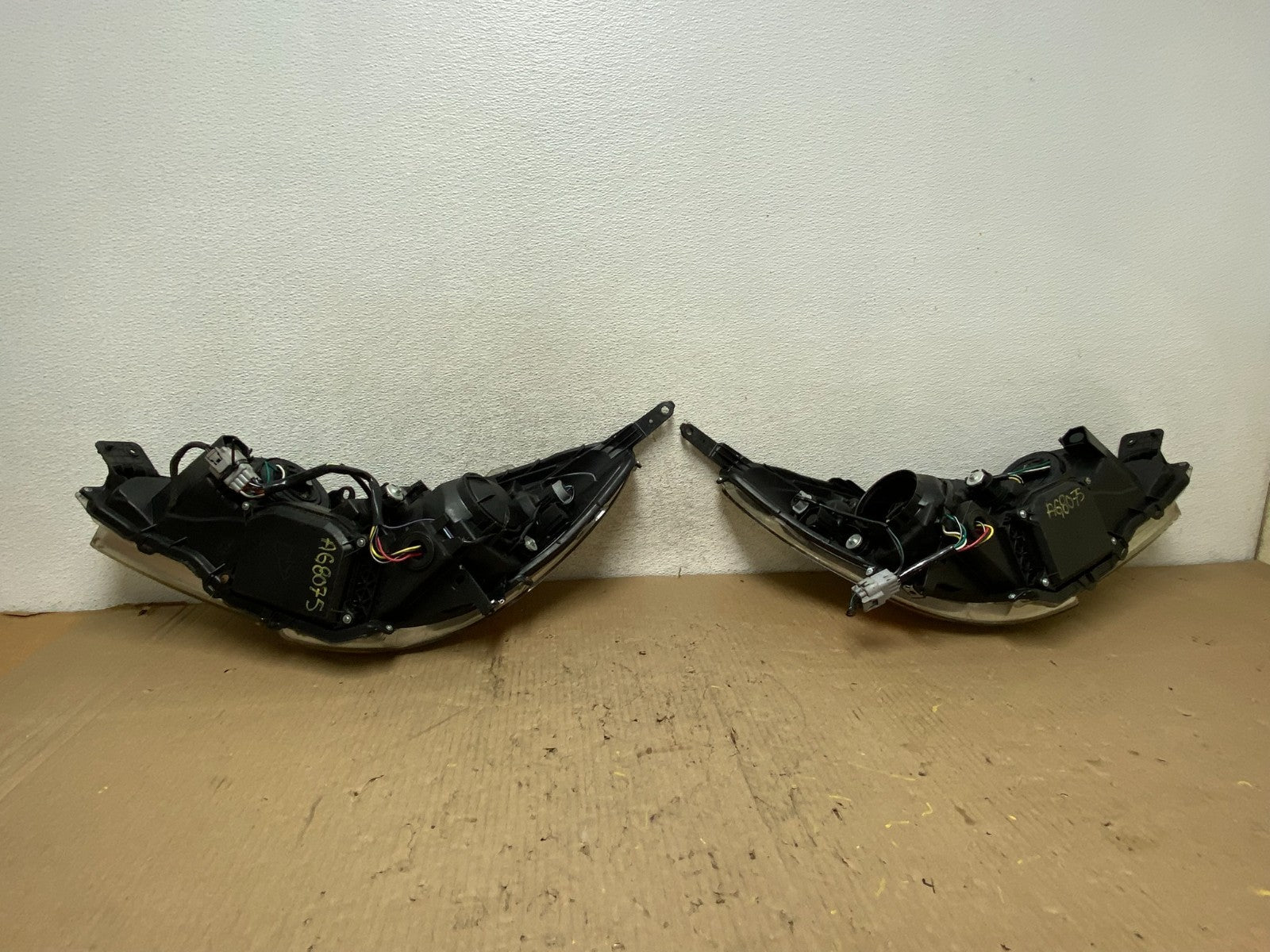2010 2011 2012 Subaru Legacy Outback Left+Right Xenon Headlights AG8075 DW6
