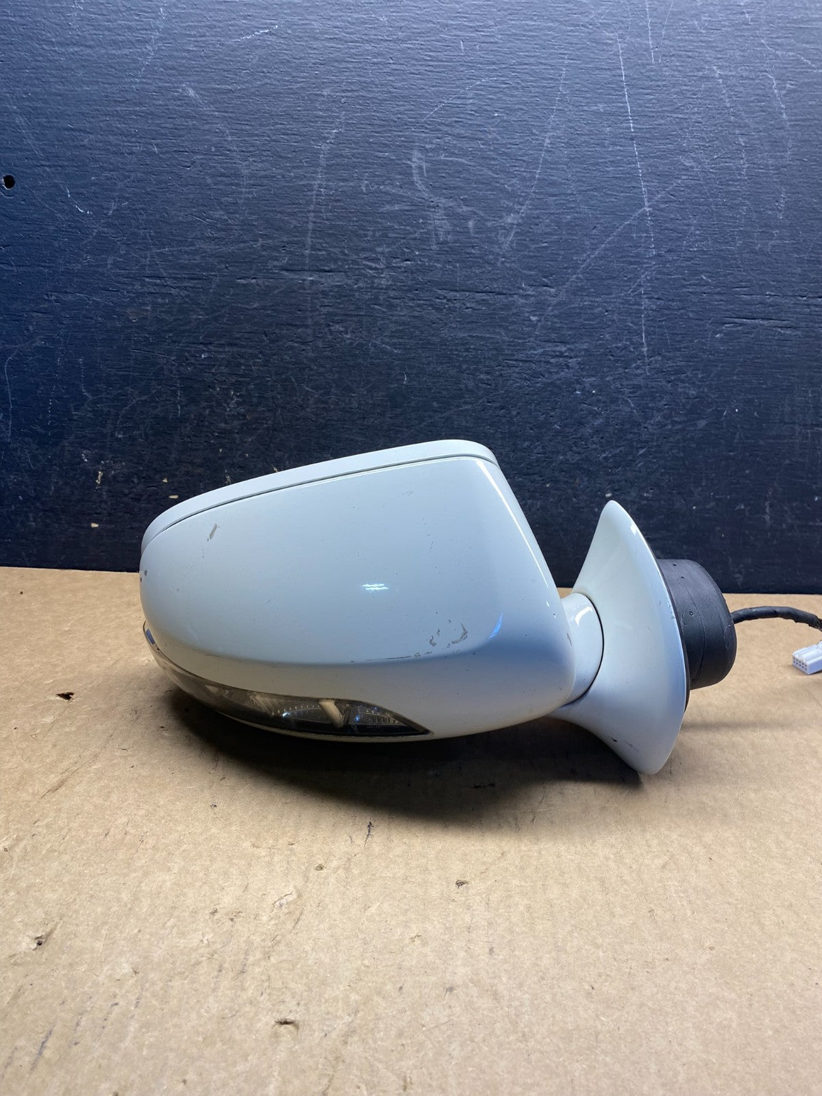 2007-2009 Mercedes E-Class Right Passenger Door Mirror Turn Signal AG6062 DG0