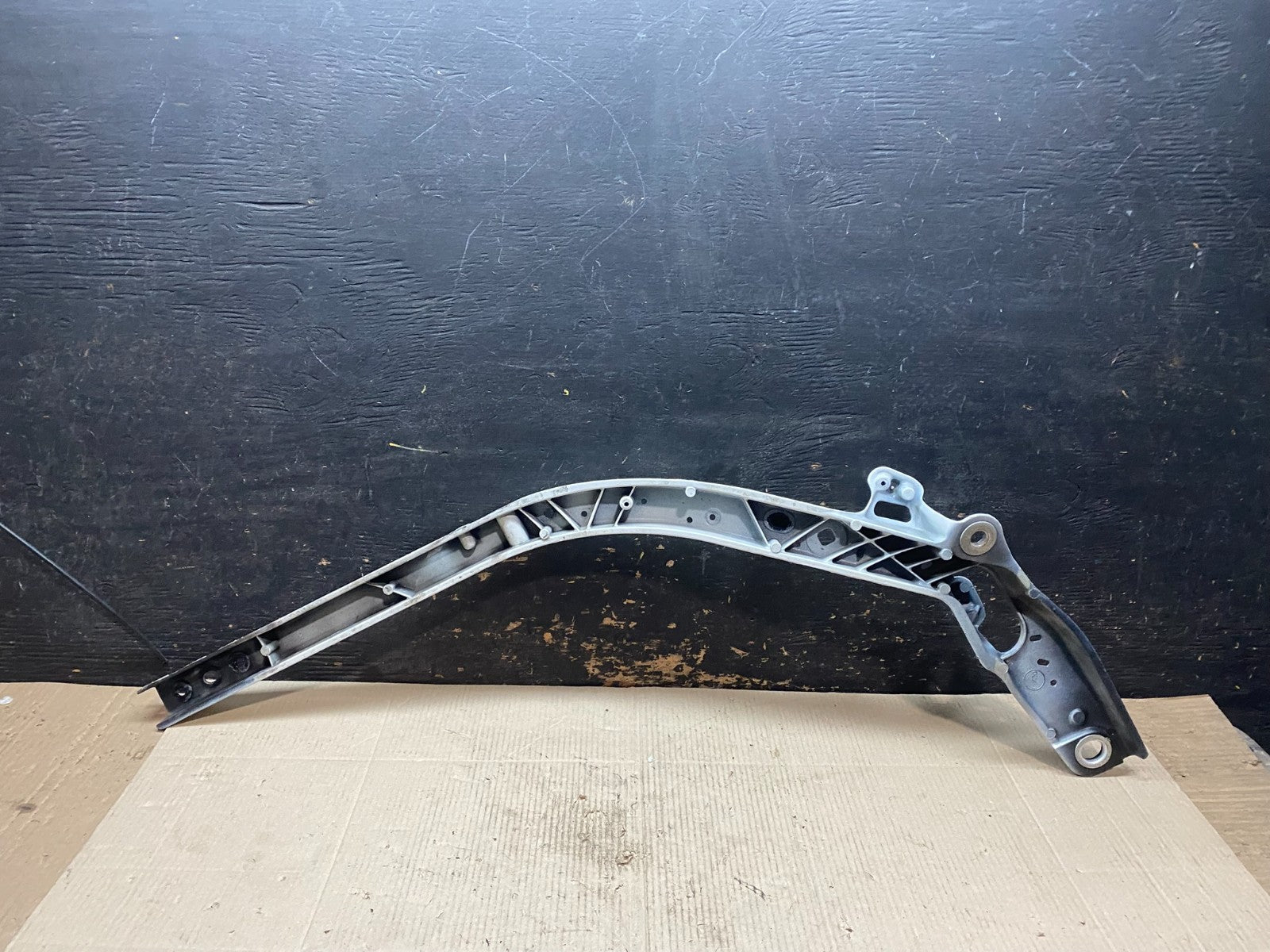 2020 to 2023 Ford Explorer Left Driver LH Upper Tic Bar Oem X2854 DG3