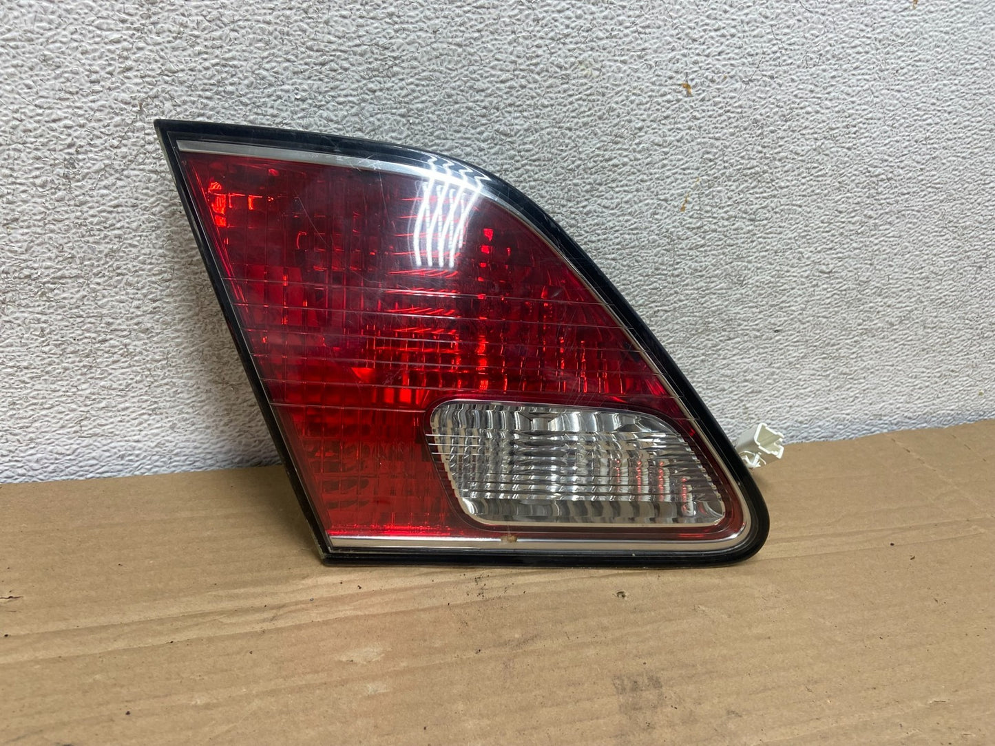 2002 2003 2004 Lexus ES300 ES330 Left Driver Lh Inner Tail Light AG8870 DW0