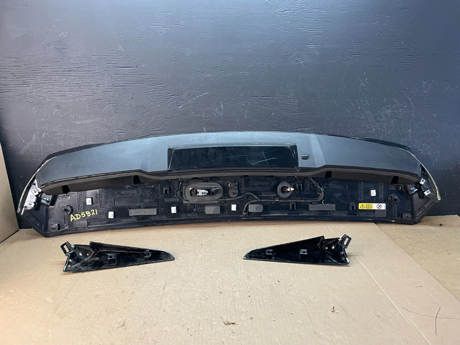 2020 to 2023 Ford Explorer Rear Liftgate Spoiler Wing AD5821 DG5
