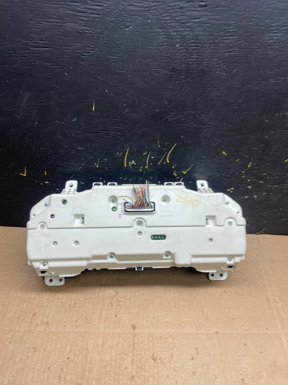2006 Toyota Sienna Speedometer Cluster Gauge OEM Z1610 DG5
