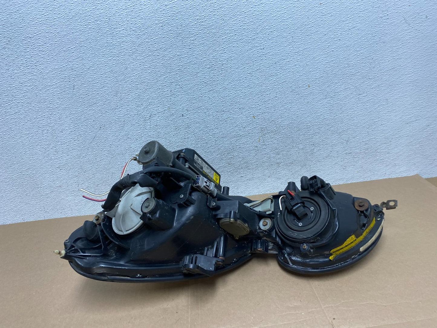 2001 to 2005 Lexus GS430 Gs300 Right Passenger Headlight Xenon HID AE4833 DW7