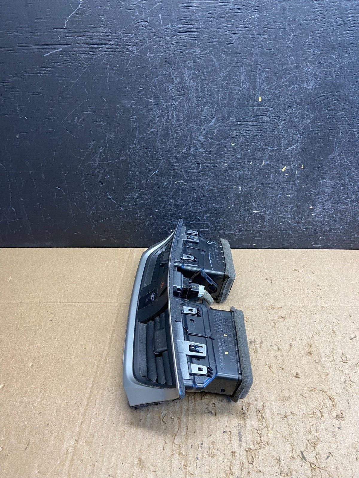 2013 to 2015 Nissan Sentra Air Vents Top Dash Center W/Hazzard Switch ad2035 DG2