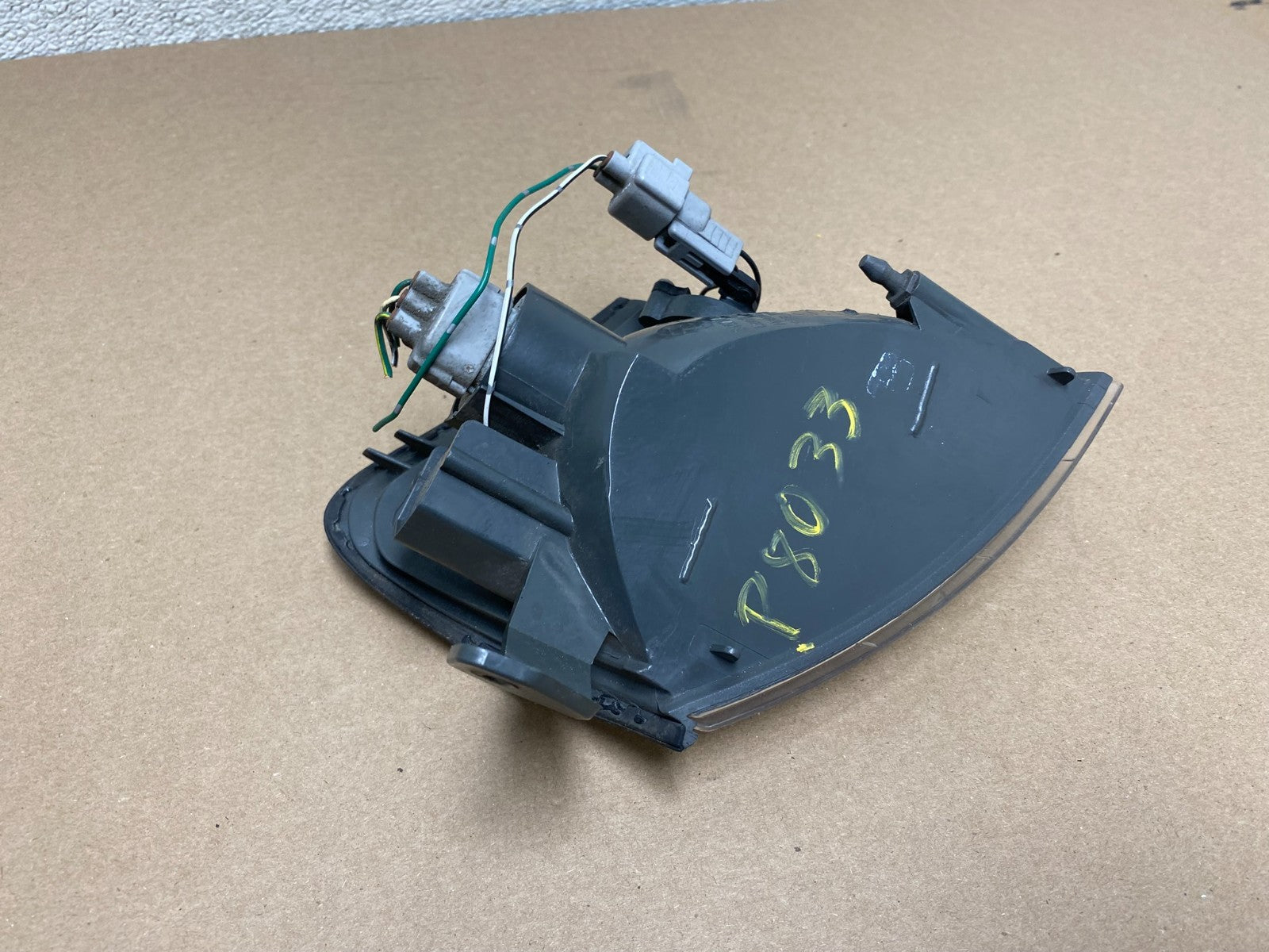 1998 - 1999 Toyota Avalon Right Passenger RH Front Turn Park Signal P8033 DW6