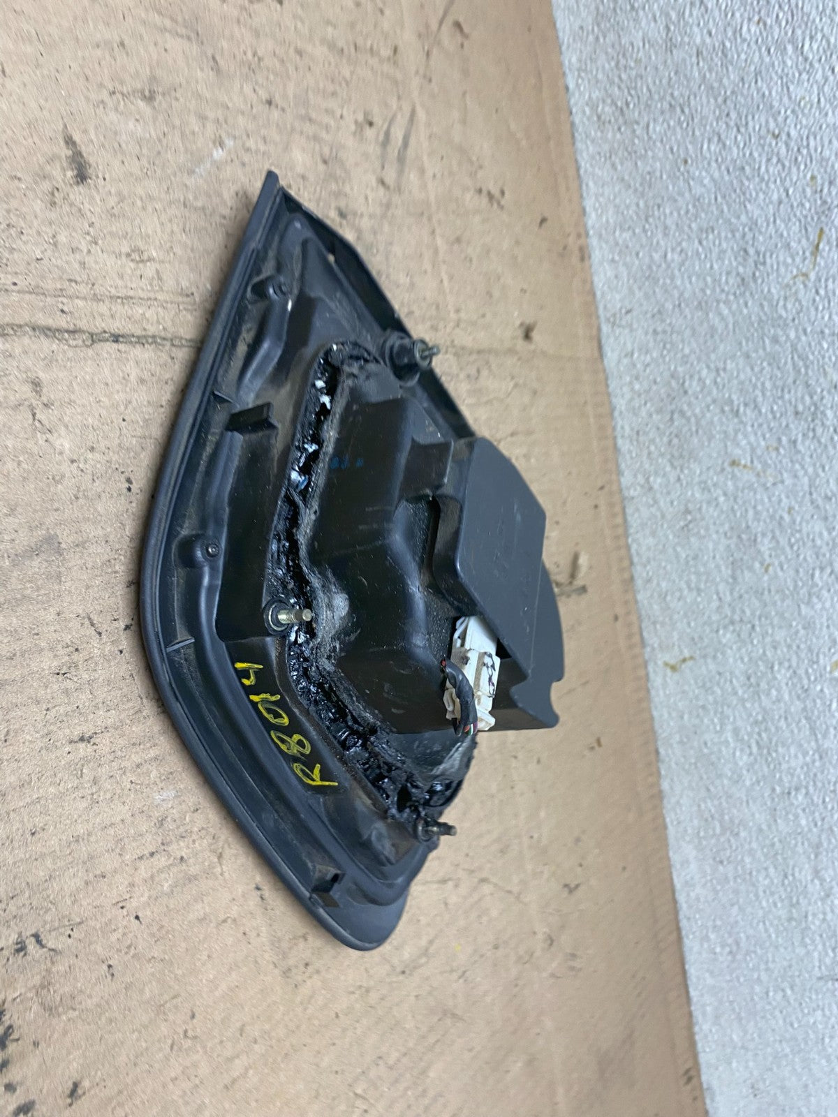 1997 1998 1999 Nissan Maxima Left Driver LH Inner Tail Light Oem R8014 DW4