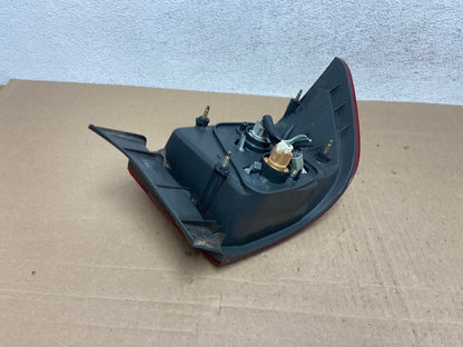 2000 2001 Lexus ES300 Outer Right Passenger RH Side Tail Light AE4977 LK4