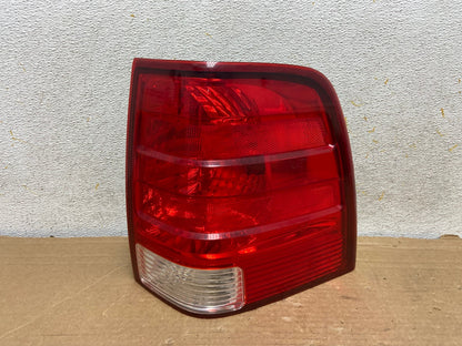 2003 2004 2005 2006 Ford Expedition Right Passenger Rh Tail light AH8871 LK0