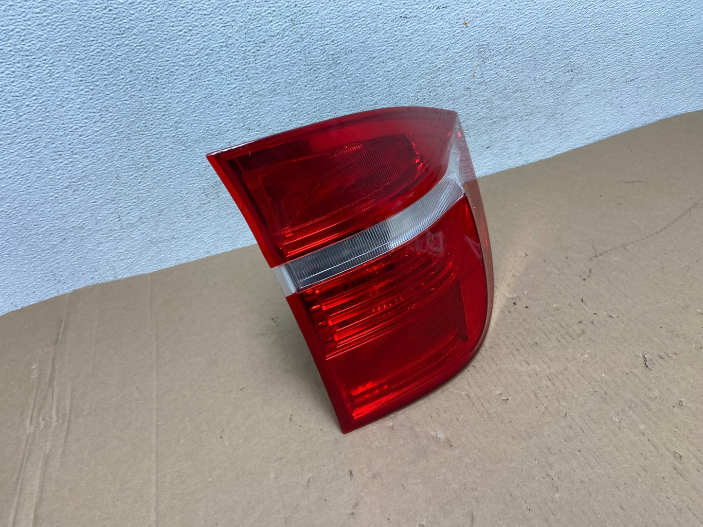 2007 to 2010 Bmw X5 E70 Right Passenger Rh Side Tail Light AD6454 LK2