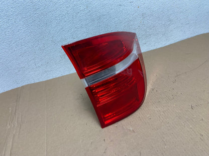 2007 to 2010 Bmw X5 E70 Right Passenger Rh Side Tail Light AD6454 LK2