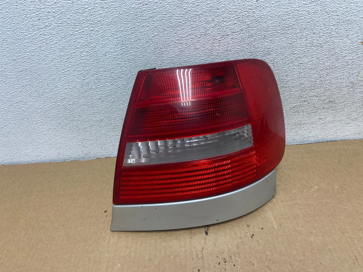 1999 to 2002 Audi A4 B5 Right Passenger Rh Side Tail Light AG2014 LK0