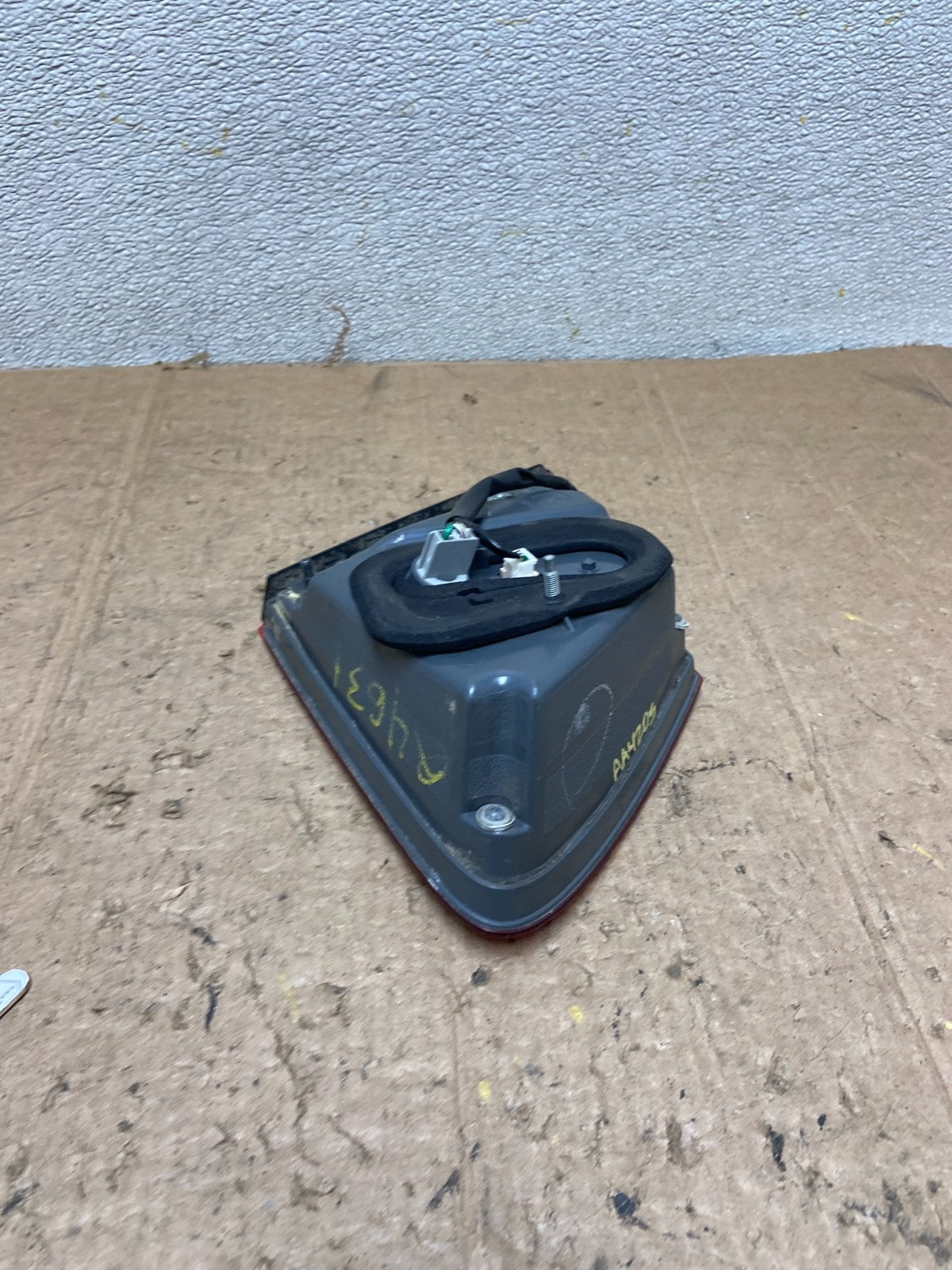 2006-2011 Lexus GS350 GS430 GS450H Right Passenger Inner Tail Light AA4205 DW4
