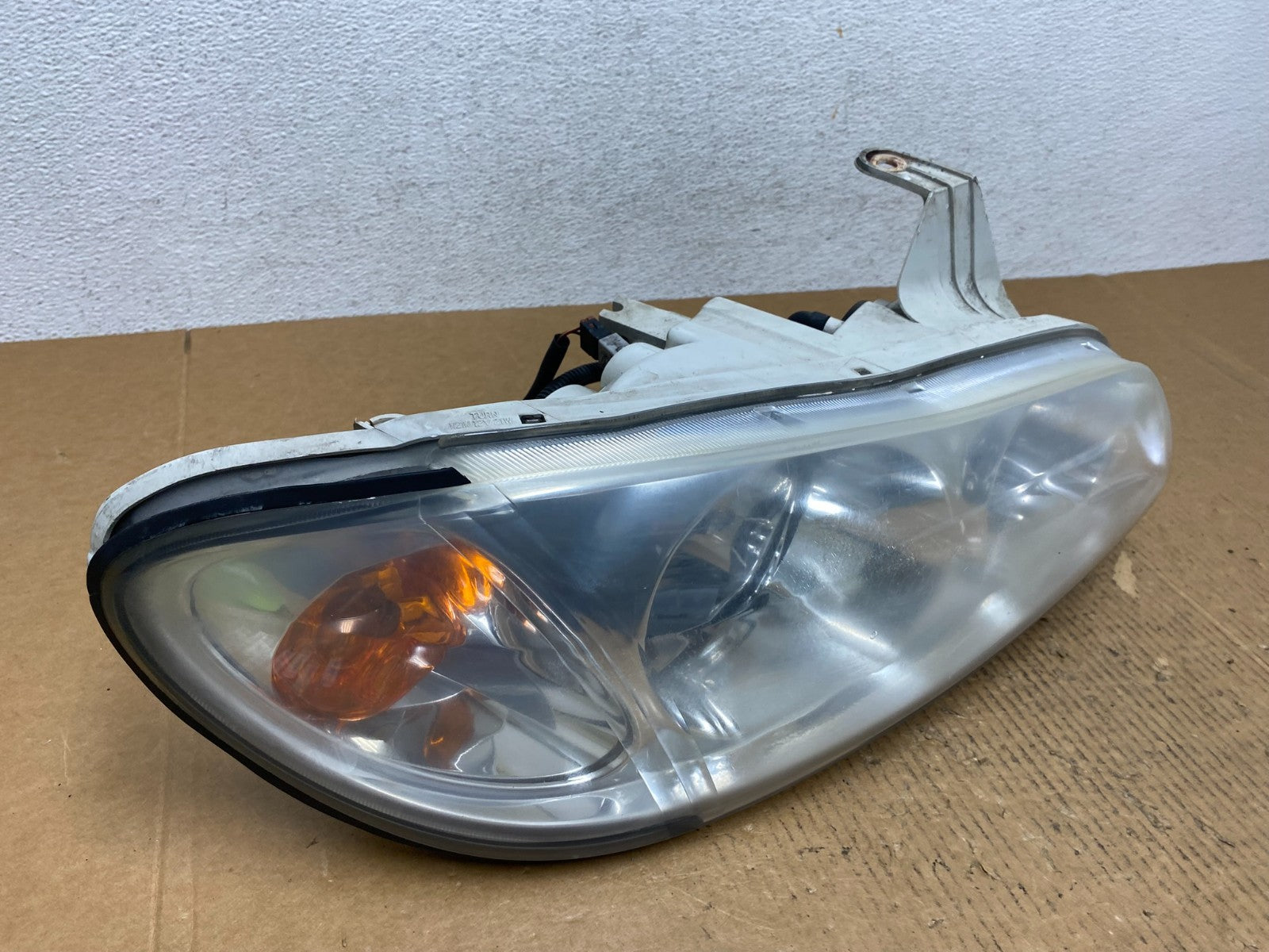 2000 to 2001 Infiniti I30 Right Passenger RH Side Headlight Halogen AE1422 DG2