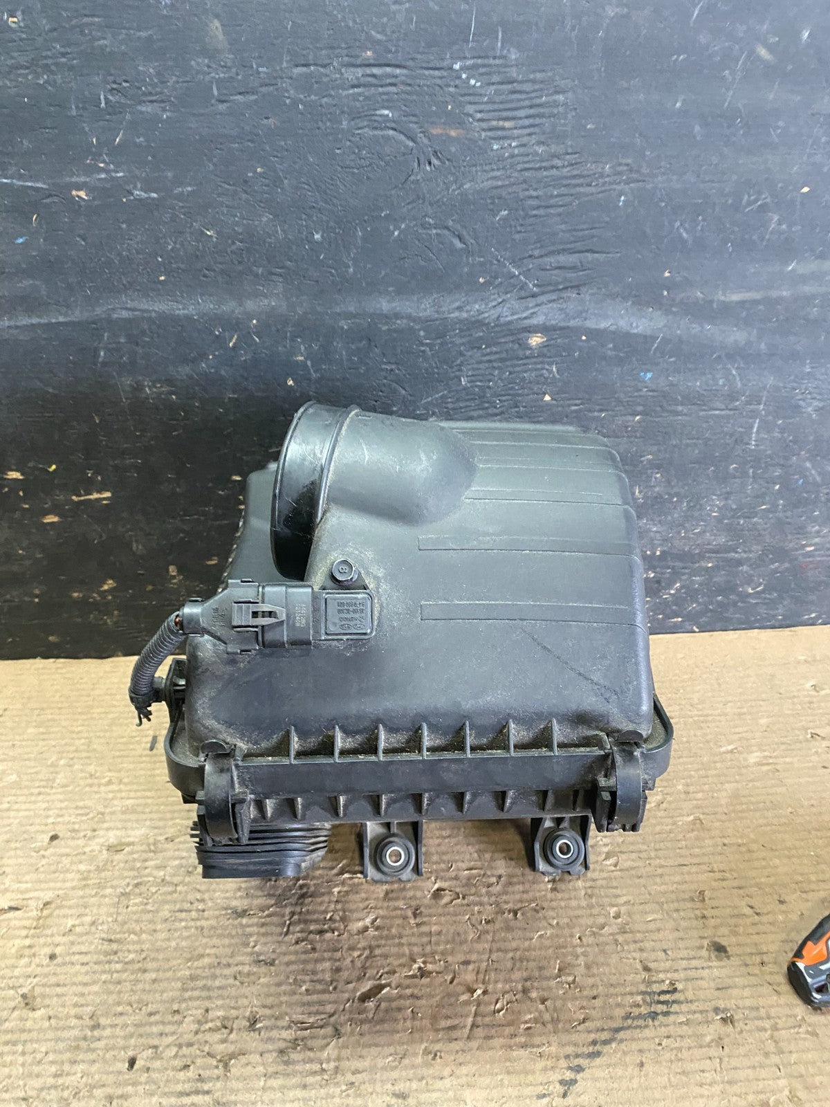 2014 2015 2016 Kia Cadenza 3.3L Air Filter Intake Housing S3555 DG1