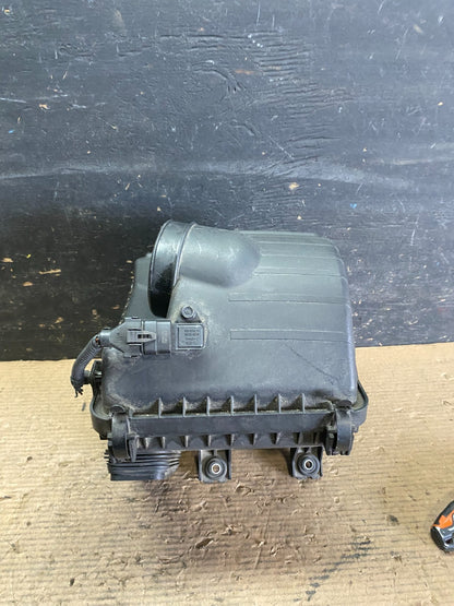 2014 2015 2016 Kia Cadenza 3.3L Air Filter Intake Housing S3555 DG1