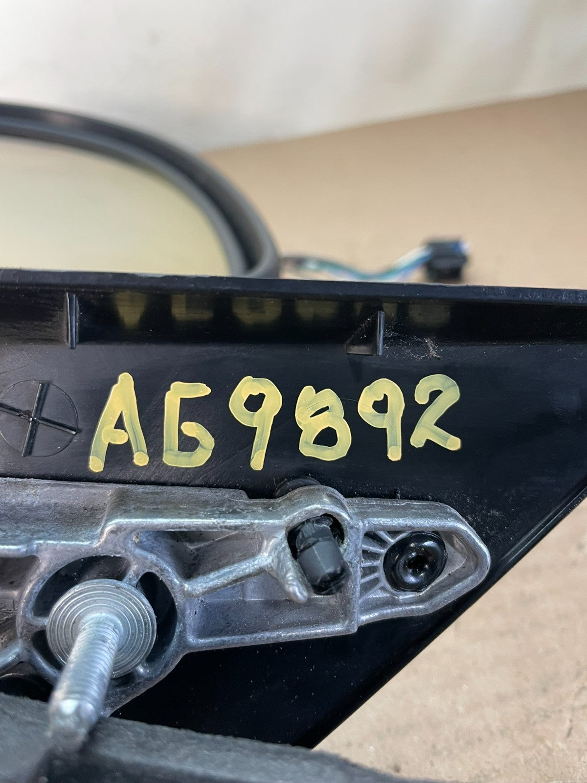2007 to 2013 Chevrolet Tahoe Silverado Suburban Left Driver Mirror AG9892 DW10