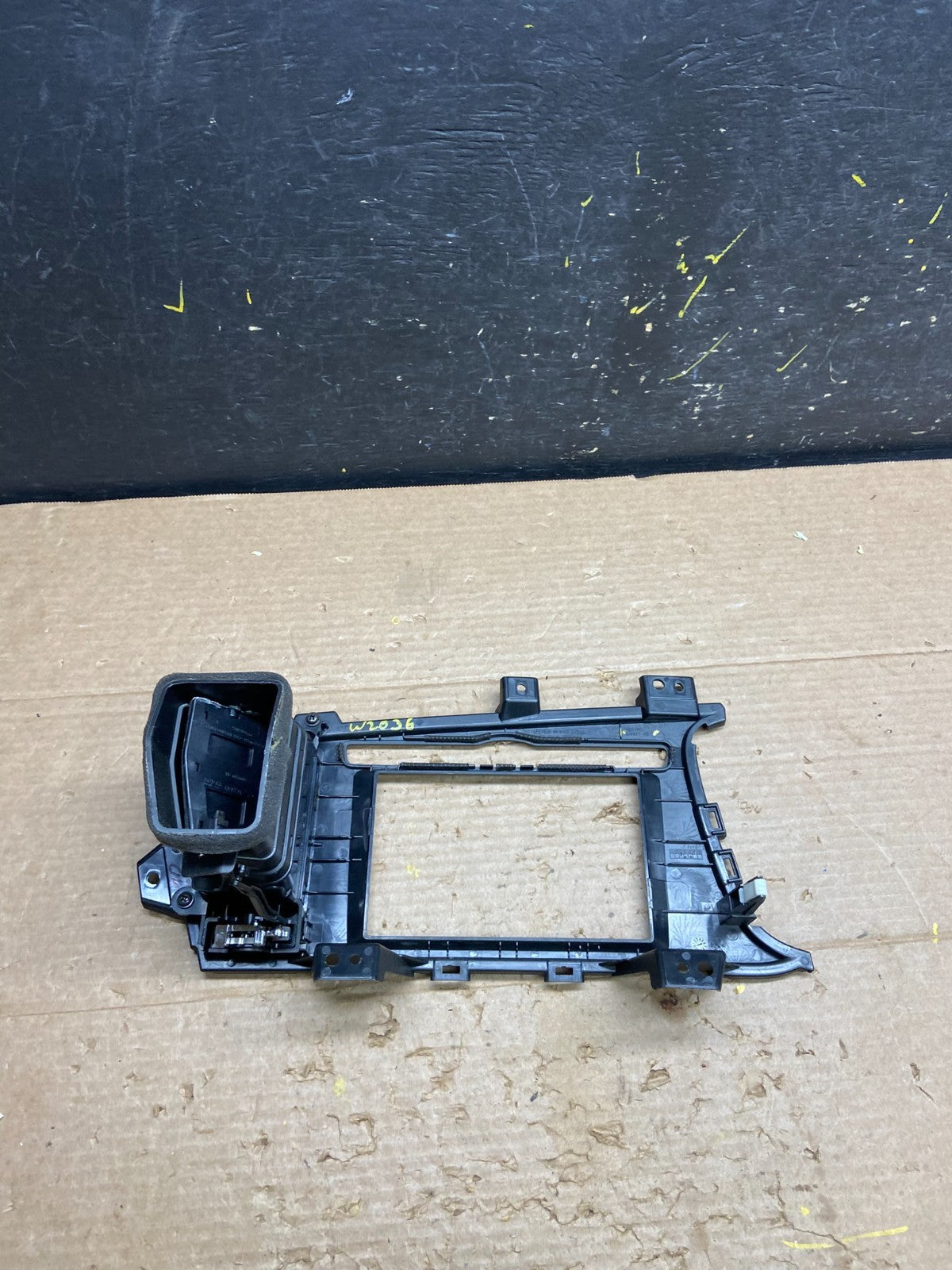 2011 2012 2013 Kia Optima Front  Dash Radio Bezel Trim Air Vent OEM W2036 DG4