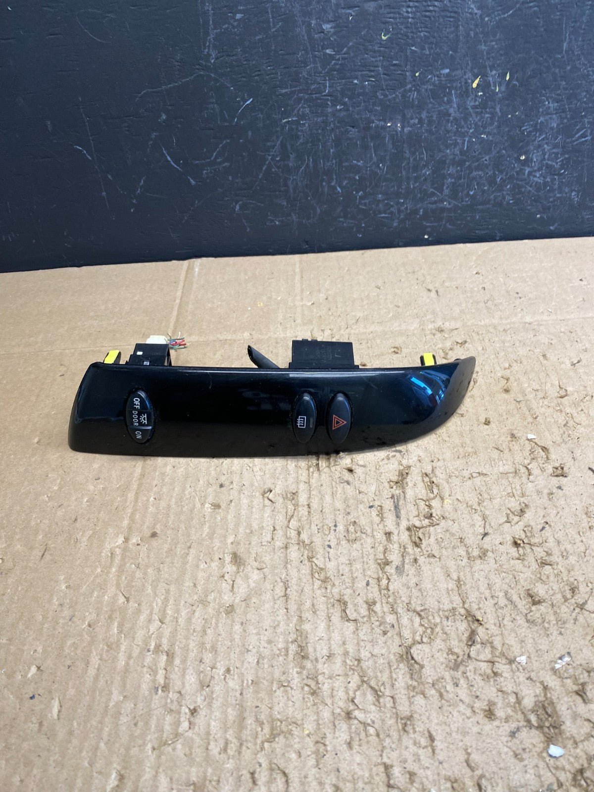2004 to 2010 Toyota Sienna Right Side Radio Switches Bezel Trim OEM AC4830 DG0