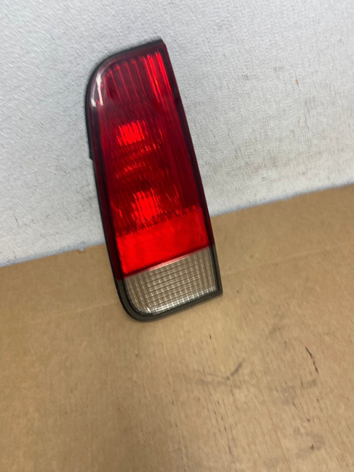 2003 to 2005 Lincoln Aviator Right Passenger Inner Tail Light Side AD5385 LK2