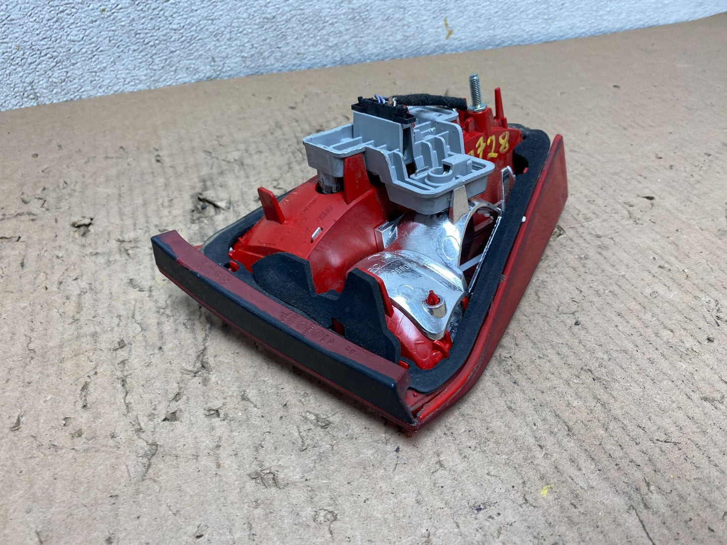 2009-2012 Audi A4 Wagon Avant Right Passenger Side Inner Tail Light P9728 DW7
