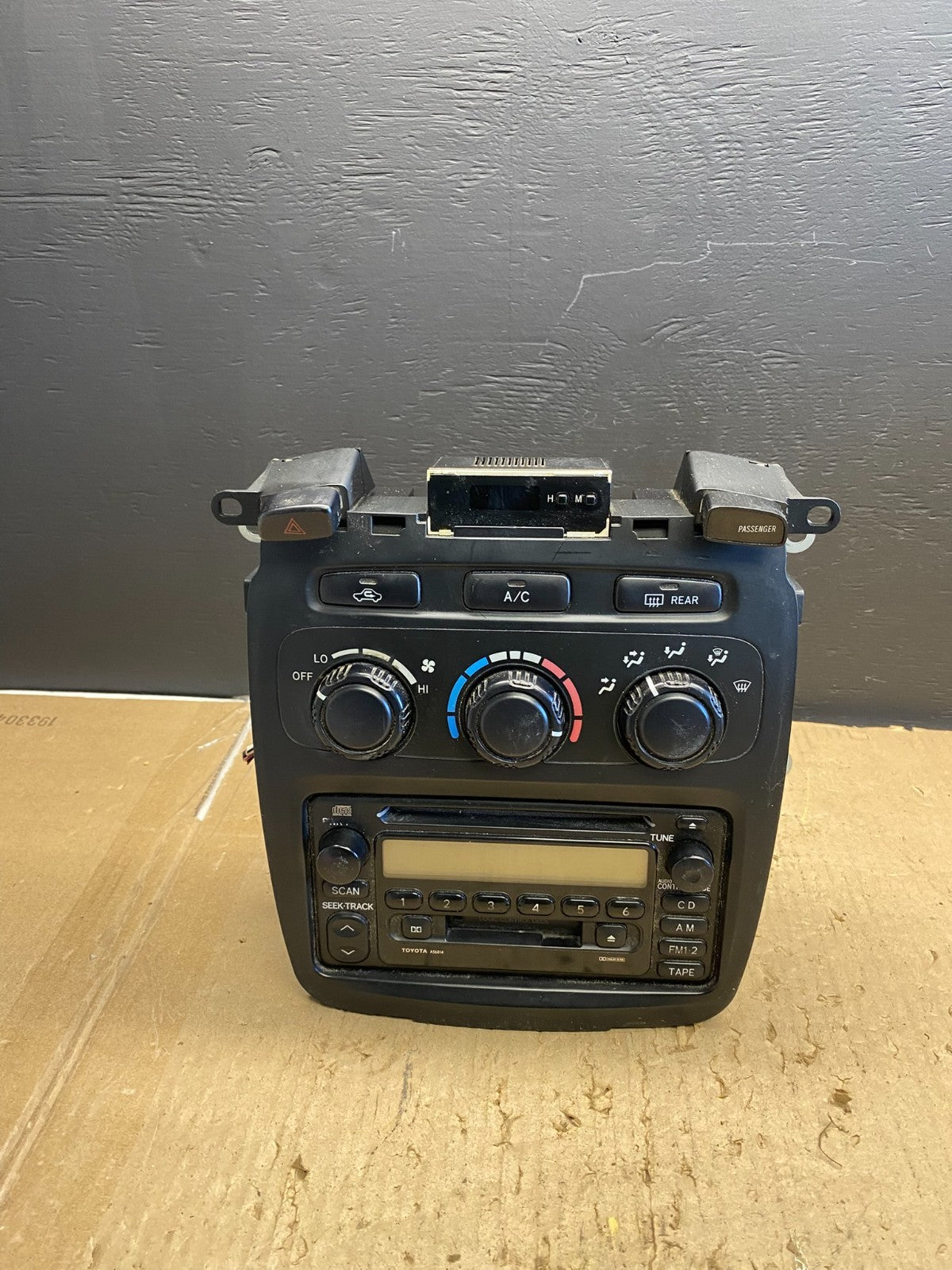 2001 to 2003 Toyota Highlander Climate Control Heater Radio Bezel OEM AB5661 DG0