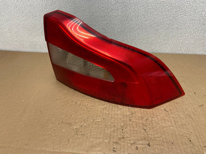 2007 to 2013 Volvo S80 Right Passenger RH Side Tail Light AB6286 LK1