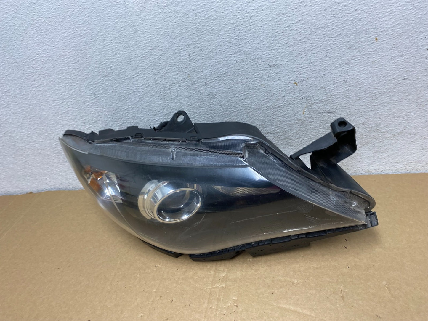 2008 to 2011 Subaru Impreza Right Passenger Side Halogen Headlight AF7285 DW1
