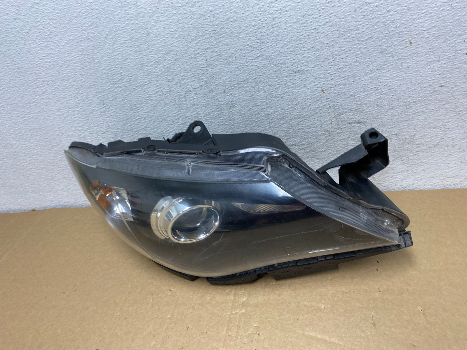 2008 to 2011 Subaru Impreza Right Passenger Side Halogen Headlight AF7285 DW1