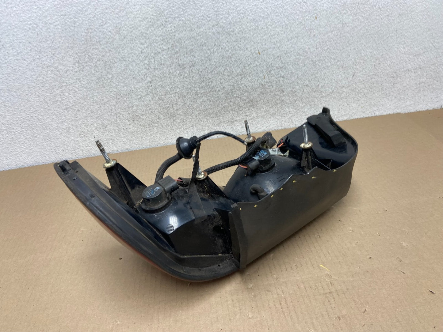 1995 - 1997 Ford Crown Victoria Left Driver LH Side Tail Light AG5855 DW5