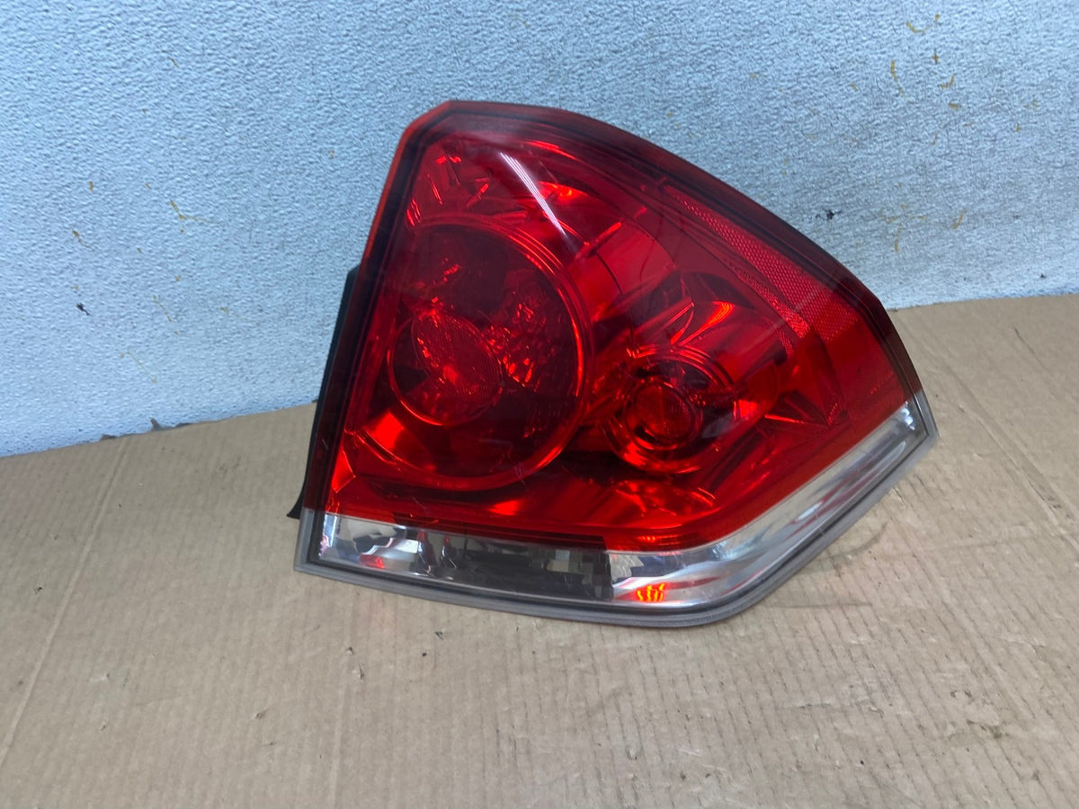2006 - 2012 Chevrolet Impala Tail Light Right Passenger RH Side AI6976 LK0