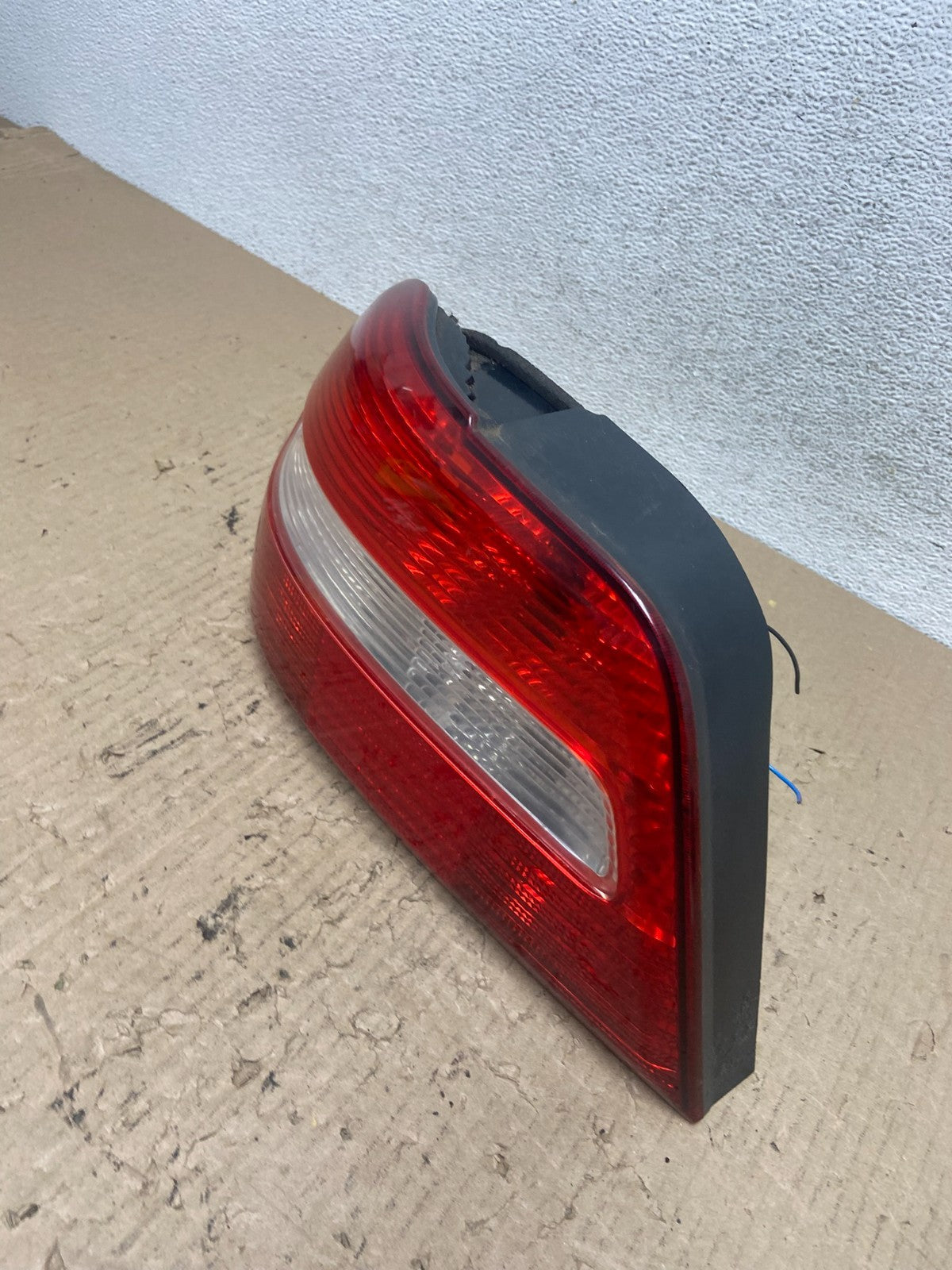 2001 to 2004 Volvo S40 Left Driver LH Side Tail Light AF7083 DG1