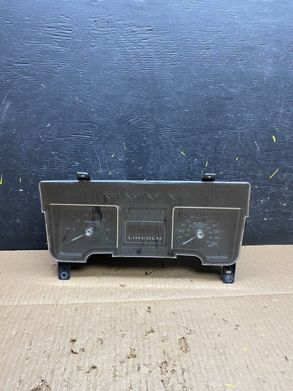 2007 to 2008  Lincoln Navigator Speedometer Gauge Cluster V1684 DG0
