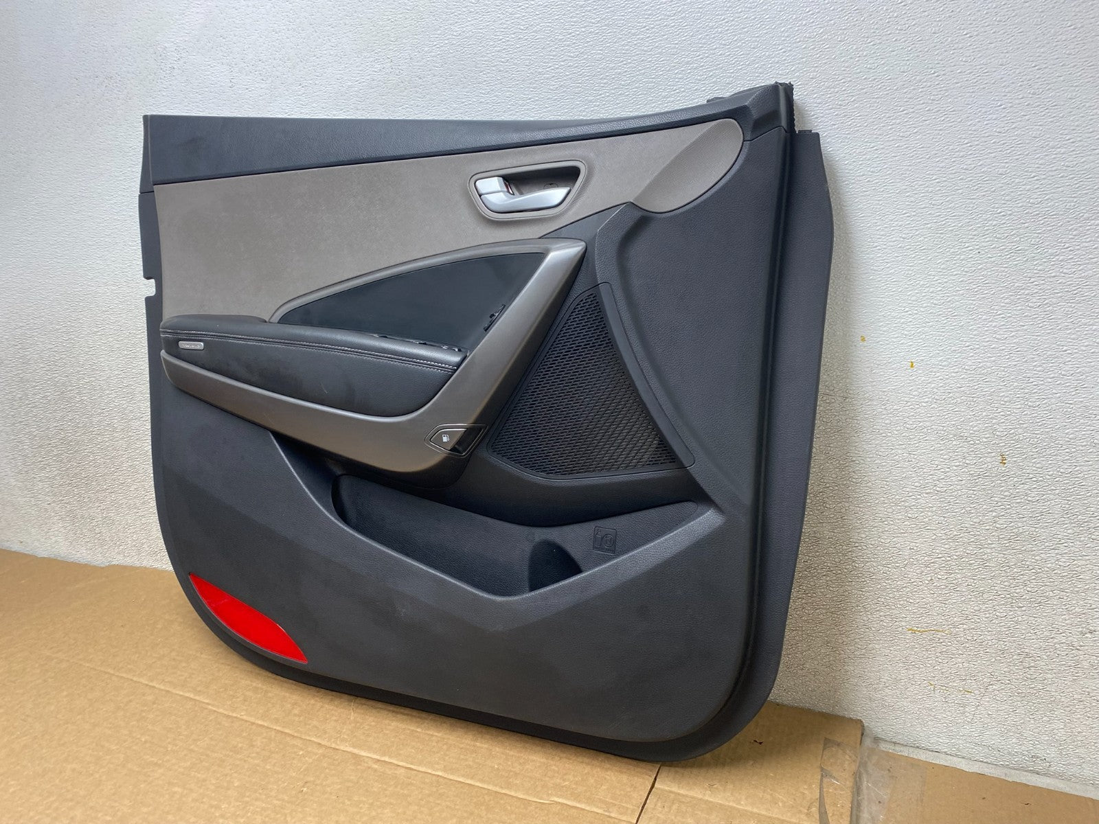 2017-2019 Hyundai Santa Fe Front Left Driver LH Interior Door Panel z1281 DG1